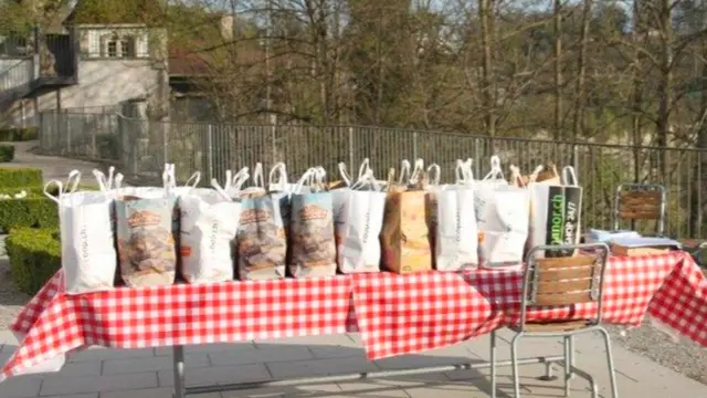 Beda Program Makan Bergizi Gratis di Swiss, Warga Dikasih Bahan Pangan Mentah. (Dok: TikTok @lifewitheveee)