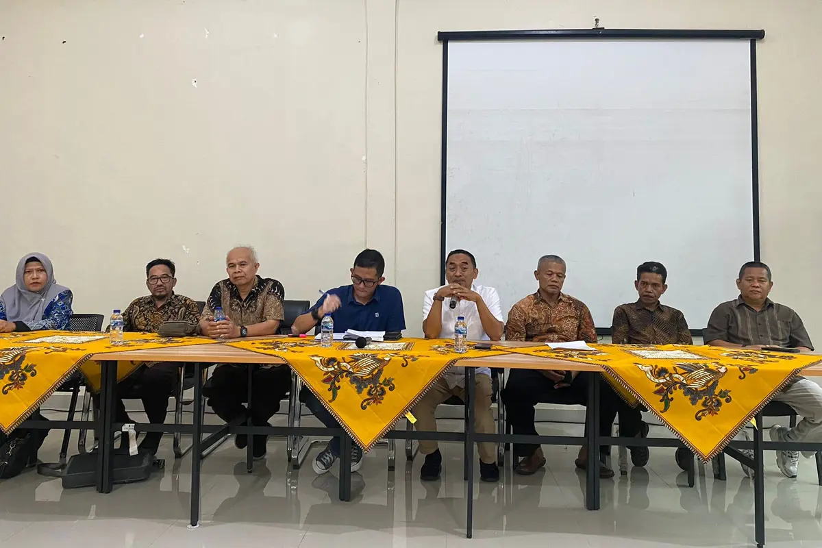 Kebijakan Pemerintah Provinsi Jawa Barat yang memperbolehkan penambahan jumlah siswa per rombongan belajar (rombel) di sekolah negeri digugat ke Pengadilan Tata Usaha Negara (PTUN)