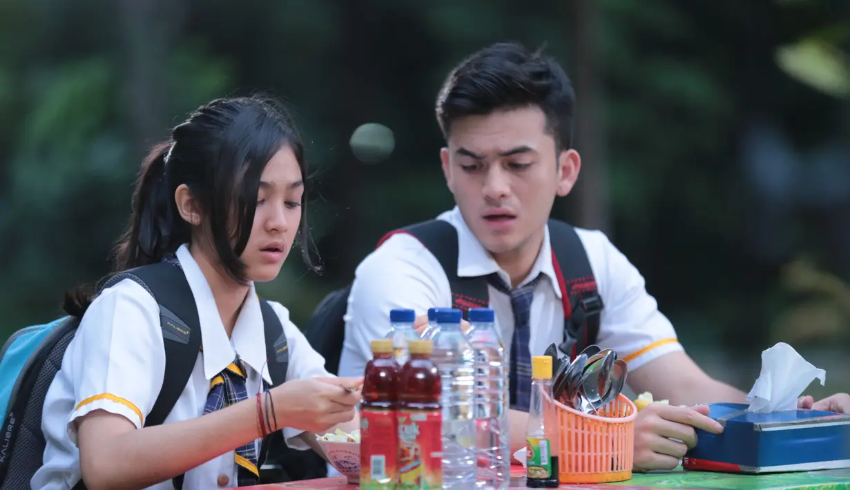 Dalam sinetron terbaru Jodoh Yang Tertukar yang ditayangkan di SCTV, Cut Syifa berperan sebagai Royani. Anak orang Betawi yang terlihat tomboy. Royani dekat denan Doel yang diperankan oleh Aliando Syarief.  (Adrian Putra/Bintang.com)