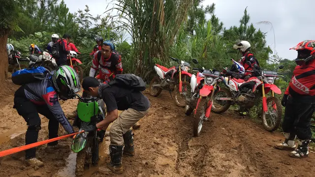 Uji ketangguhan Honda CRF150L