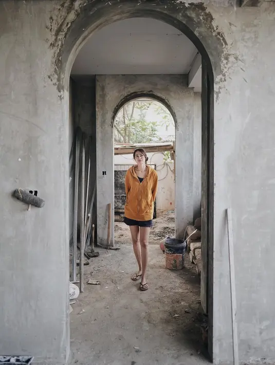 Meski mengaku deg-degan, Sabai sangat berharap rumah yang baru saja di renovasi bisa membuatnya nyaman. [Instagram/sabaidieter]