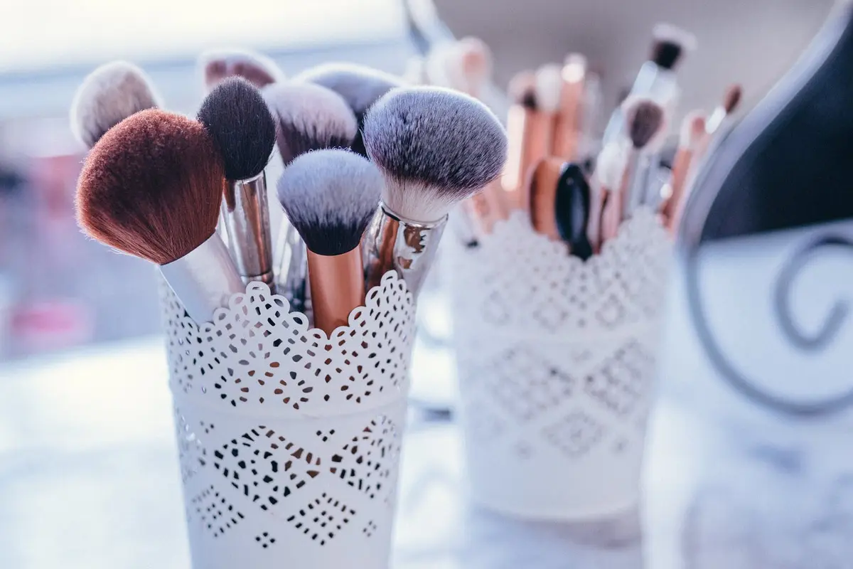 Kuas makeup
