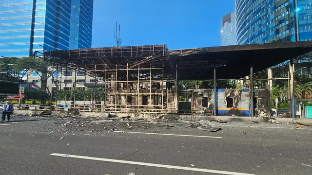 7 Gerbang Tol Dibakar Massa Demo, Begini Penampakannya Pagi Ini