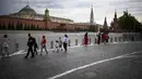Kehidupan telah kembali normal di ibu kota Rusia setelah kudeta yang dilancarkan oleh Kepala pasukan tentara bayaran Wagner Rusia Yevgeny Prigozhin gagal. (AP Photo/Alexander Zemlianichenko)