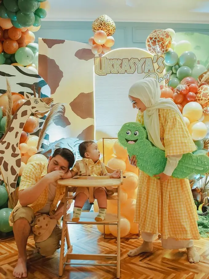 Tampilan Selebritis Tanah Air Hadir di Akikah Anak Zaskia Sungkar dan Irwansyah Instagram/@zaskiasungkar15