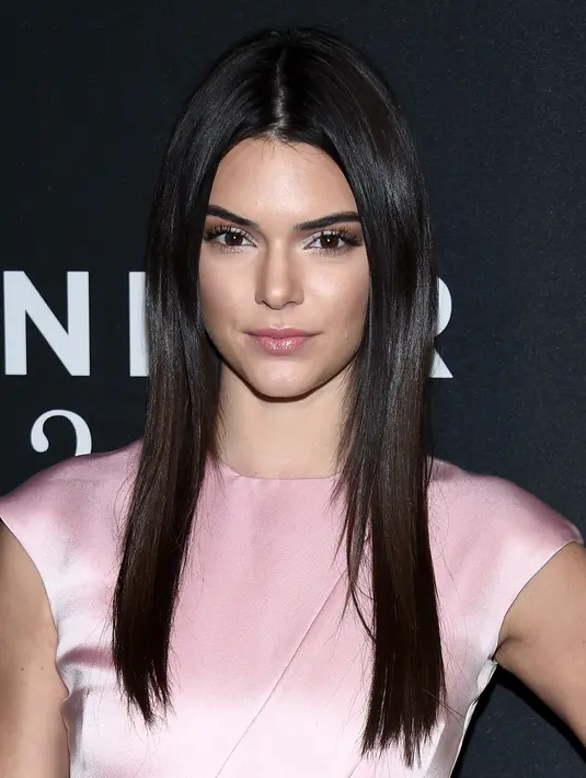 Selain digosipkan dekat dengan Scott Disick, Kendall rupanya tengah dekat dengan atlet basket LA Lakers. (AFP/Bintang.com)