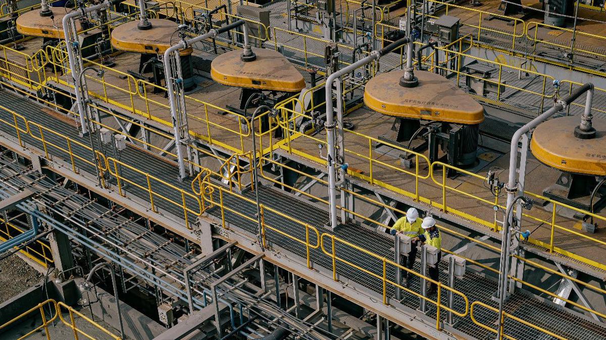 Emiten MBMA Tawarkan Obligasi dan Sukuk Rp 3,1 Triliun,Segini Kisaran Bunganya