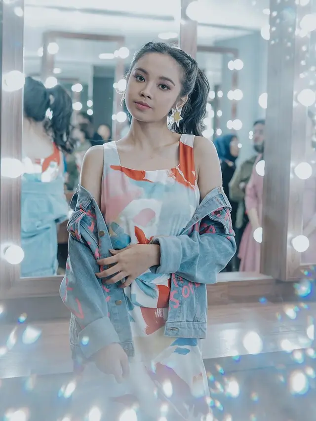 7 Gaya Kasual Lyodra Ginting, Tampil Stylish dan Memesona