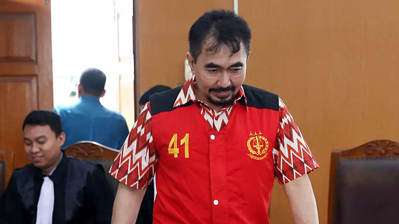 [Bintang] Gatot Brajamusti Sidang Asusila