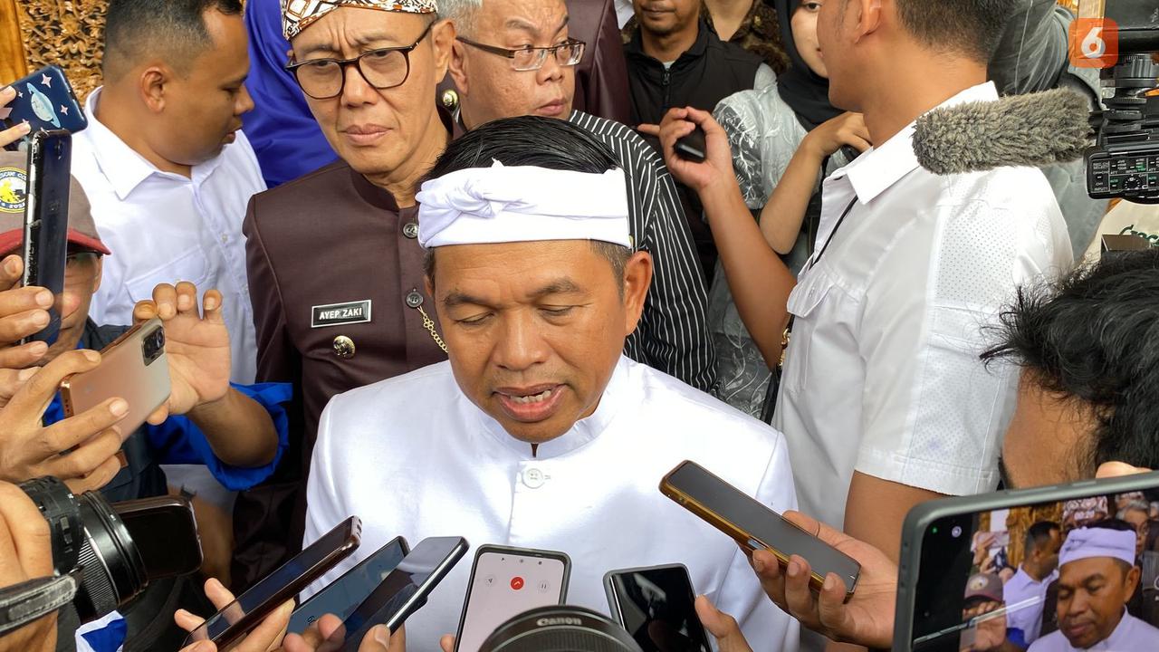 Gubernur Jawa Barat Dedi Mulyadi saat menghadiri HUT ke-111 Kota Sukabumi. (Liputan6.com/Fira Syahrin).