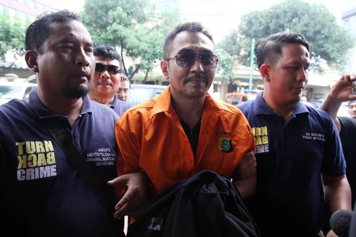 [Bintang] Gatot Brajamusti
