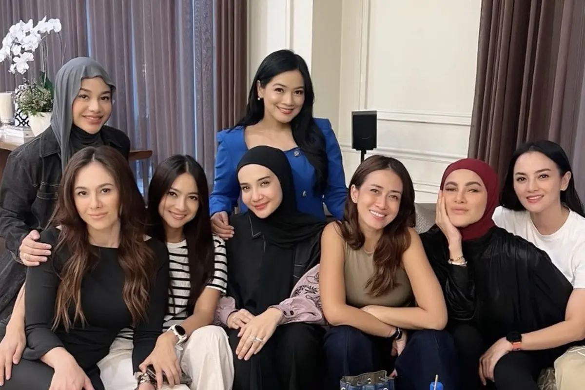 Gaya Geng Cendol Rayakan Ulang Tahun Olla Ramlan ke-45