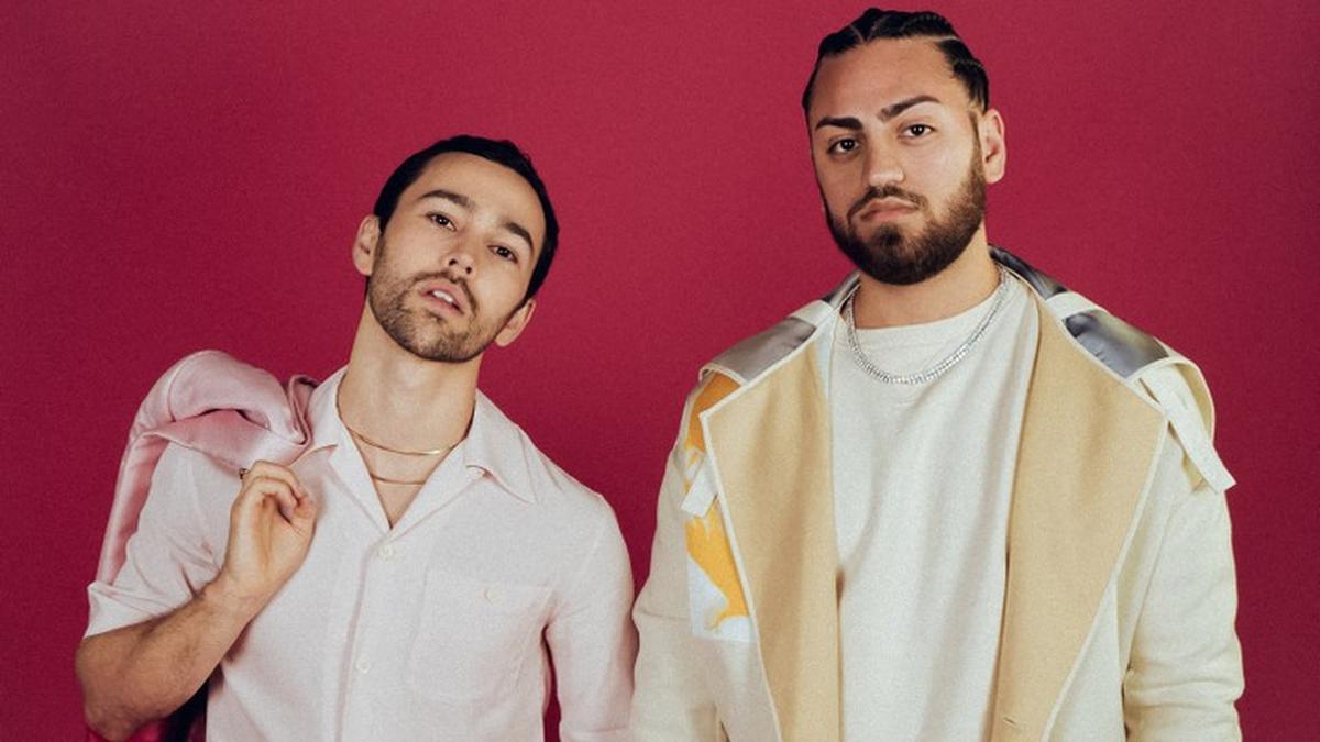 Lirik Lagu Butterflies MAX & Ali Gatie Entertainment