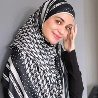 Shireen Sungkar berbagi romantika menjadi ibu tiga anak. (Foto: Instagram @shireensungkar)