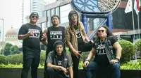 Penyanyi yang juga pelatih vokal, Doddy Katamsi mendirikan band rock terbaru bernama Lawang Pitu (https://www.instagram.com/p/Cb06jqyPdxs/)