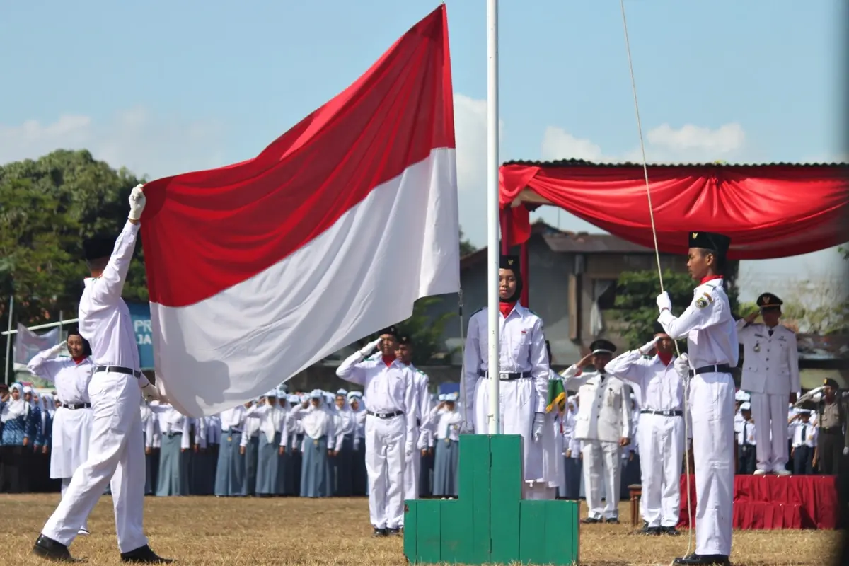 Ilustrasi bendera Indonesia, nasionalisme, upacara bendera