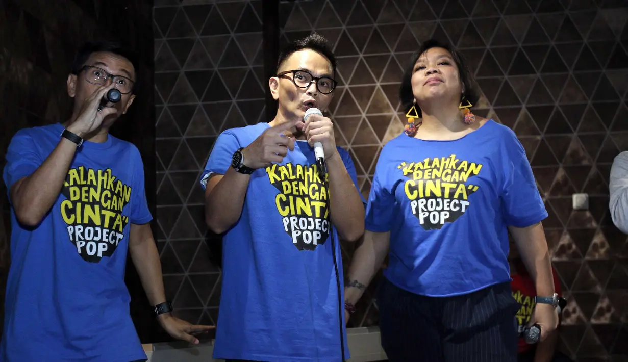 Pada 13 Januari 2017, Muhammad Fachroni alias Oon salah satu personel grup vokal Project Pop meninggal dunia. Hingga kini, grup ini juga belum mencari pengganti Oon. Bahkan, menurutnya Oon tak tergantikan. (Nurwahyunan/Bintang.com)