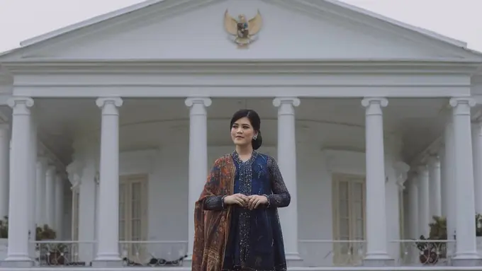 [Bintang] Pamer Kehamilan, Ini 8 Foto Cantik Kahiyang Ayu di Istana Bogor