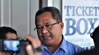 Ketua Panpel Arema, Abdul Haris, memberikan keterangan jelang pertandingan besar menghadapi Persebaya Surabaya yang digelar Kamis (15/8/2019). (Bola.com/Iwan Setiawan)