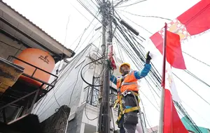 Jangan Asal Pasang, Dekorasi HUT RI Harus Berjarak Minimal 3 Meter dari Jaringan Listrik