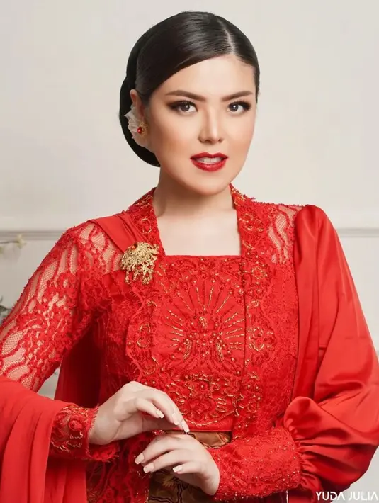 Diketahui, ia berhasil menurunkan berat badan hingga 25 kg setelah diet dan rutin berolahraga. (Instagram/fannyoctavia.atelier)