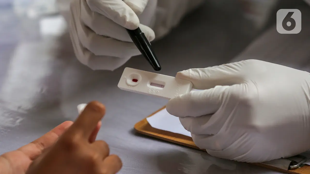 Badan Intelijen Negara (BIN) menggelat rapid test massal di Kantor Kelurahan Pondok Betung Tangerang Selatan.