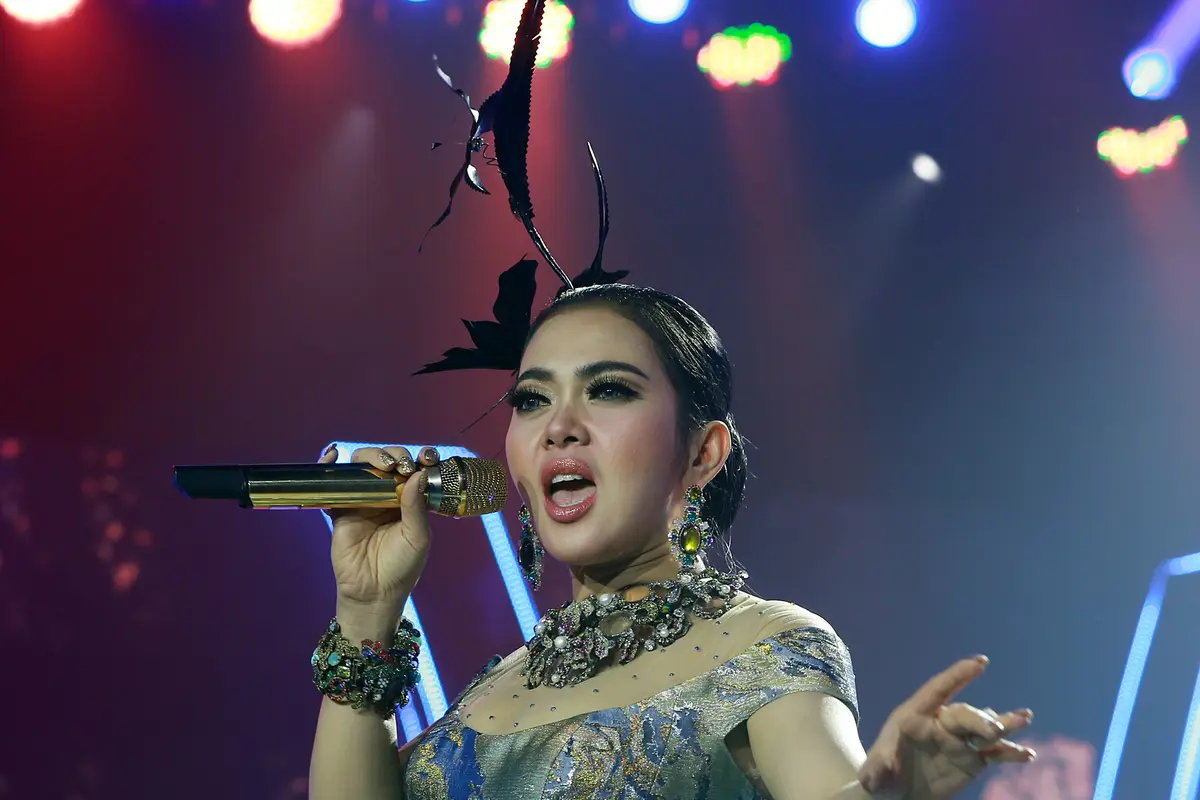 [Bintang] Syahrini