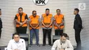 Keempatnya adalah Jodi Pradana Putra selaku pihak swasta dari Kabupaten Blitar; Wawan Kristiawan selaku pihak swasta dari Tulungagung; Hasanuddin), selaku Anggota DPRD Jatim periode 2024 – 2029 atau pihak swasta dari Kabupaten Gresik; Sukar selaku mantan Kepala Desa dari Kabupaten Tulungagung (dari kiri ke kanan). (Liputan6.com/Helmi Fithriansyah)