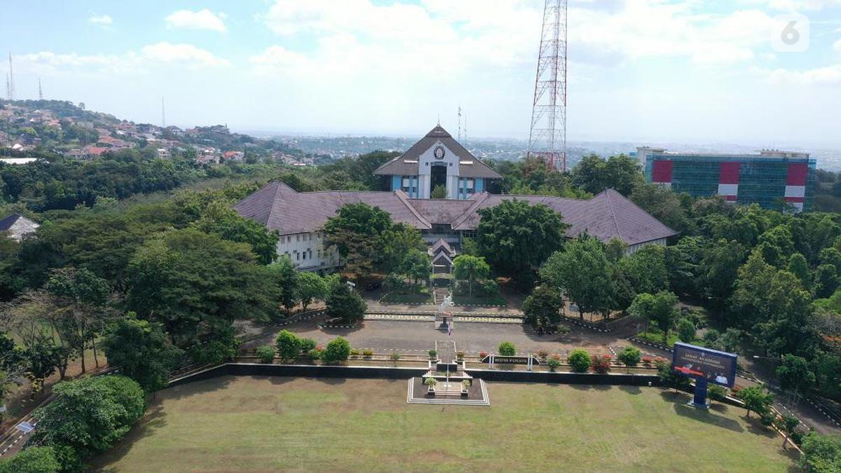 Undip Diapresiasi Seskab Teddy Atas Inovasi Olah Sampah Jadi Energi Solar