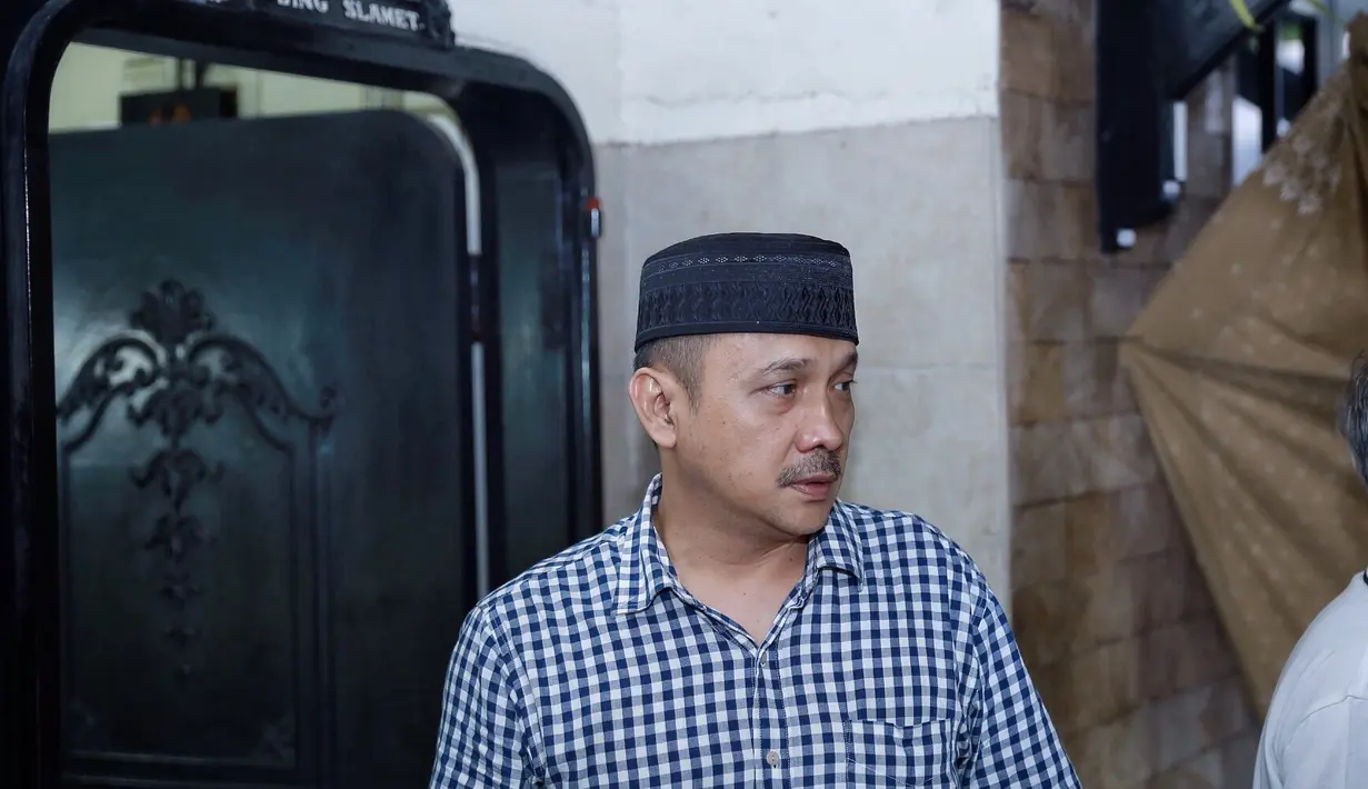 Kabar duka kembali datang dari keluarga komedian Bing Slamet, ayah dari pesinetron Adi Bing Slamet. Ratna Komala Furi istri komedian tersebut meninggal dunia. (Galih W. Satria/Bintang.com)