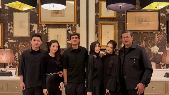 Tampilan Awet Muda Ibunda Beby Tsabina saat Ulang Tahun. [@bebytsabina]