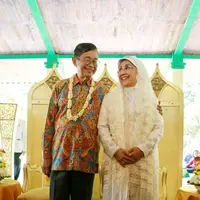 Sebagai kerabat dekat Ajip, Noor Zein pun menyampaikan rasa bahagia serta dukungannya atas pernihan Ajip dan Nani. Noor Zein mengatakan, memiliki pasangan di hari tua memang sudah diimpikan Ajip. (Adrian Putra/Bintang.com)