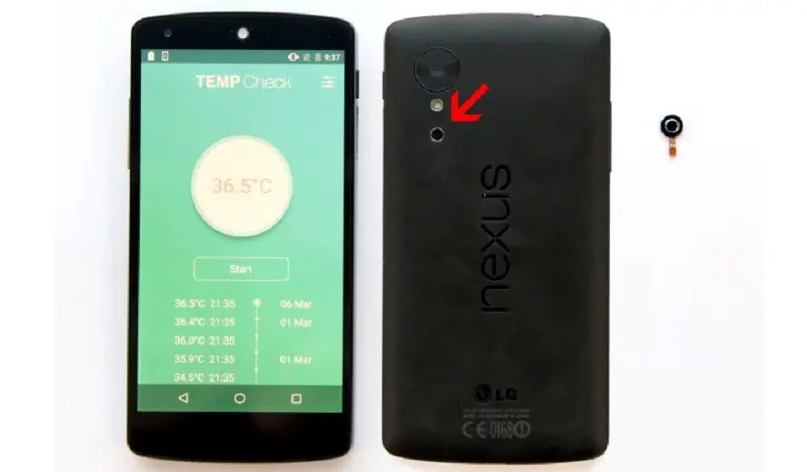 Modul termometer ditempatkan di smartphone memungkinkan smartphone bisa mengukur suhu tubuh manusia (Sumber: Korea Herald)