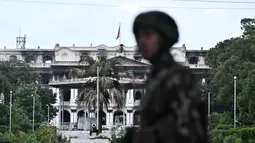 Militer Nepal terus berupaya memulihkan keamanan menyusul kerusuhan anti-pemerintah yang mengguncang negara itu sejak Senin (8/9/2025). (Pedro Pardo/AFP)