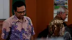 Pensiunan Jaksa Sekaligus Pengajar Diklat Kejaksaan, Atnan Talyaja (kanan) dan Dosen Fakultas  Hukum UI, Junaidi dihadirkan kuasa hukum KPK di Pengadilan Negri Jakarta Selatan, Jumat (13/2/2015). (Liputan6.com/Johan Tallo)