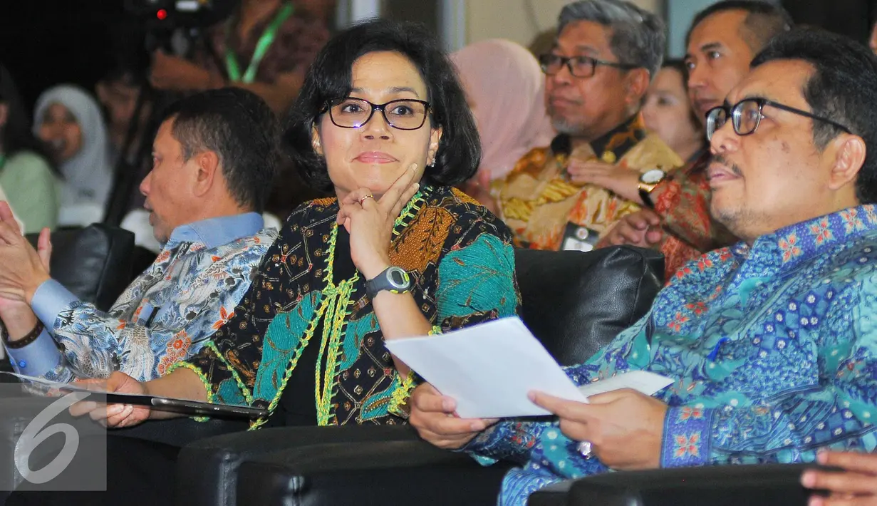 Sri Mulyani saat menghadiri pameran pendidikan tinggi LPDP Edufair 2017 di Kantor Kemenkeu, Jakarta, Selasa (31/1). Exhibitor tersebut terdiri dari kampus terbaik dalam dan luar negeri, kedutaan besar negara sahabat. (Liputan6.com/Angga Yuniar)