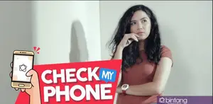 Dinda Kanya Dewi menerima tantangan dari Cassandra Lee untuk bermain Cek My Phone bersama tim Bintang.com.