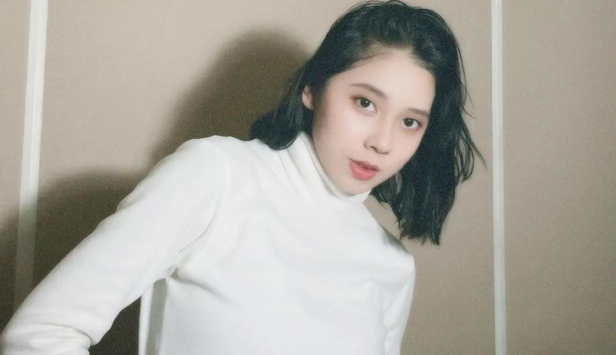 Tentu saja adanya lagi trainee idol K-Pop asal Indonesia ini menjadi perbincangan netizen di media sosial. Terlebih, diketahui pula dirinya merupakan mantan atle rhythmic gymnastics asal Indonesia. (Liputan6.com/IG/@mepc_lita)