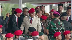Calon Presiden nomor urut 02 Prabowo Subianto disambut para satuan Korps Baret Merah saat menghadiri peringatan HUT ke-67 Komando Pasukan Khusus (Kopassus) di Cijantung, Jakarta, Rabu (24/4/2019). Prabowo hadir dalam kapasitasnya sebagai mantan Danjen Kopassus. (Liputan6.com/Faizal Fanani)