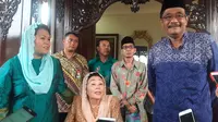 Djarot Saiful Hidayat saat mengunjungi keluarga Gus Dur. (Liputan6.com/Devira Prastiwi)