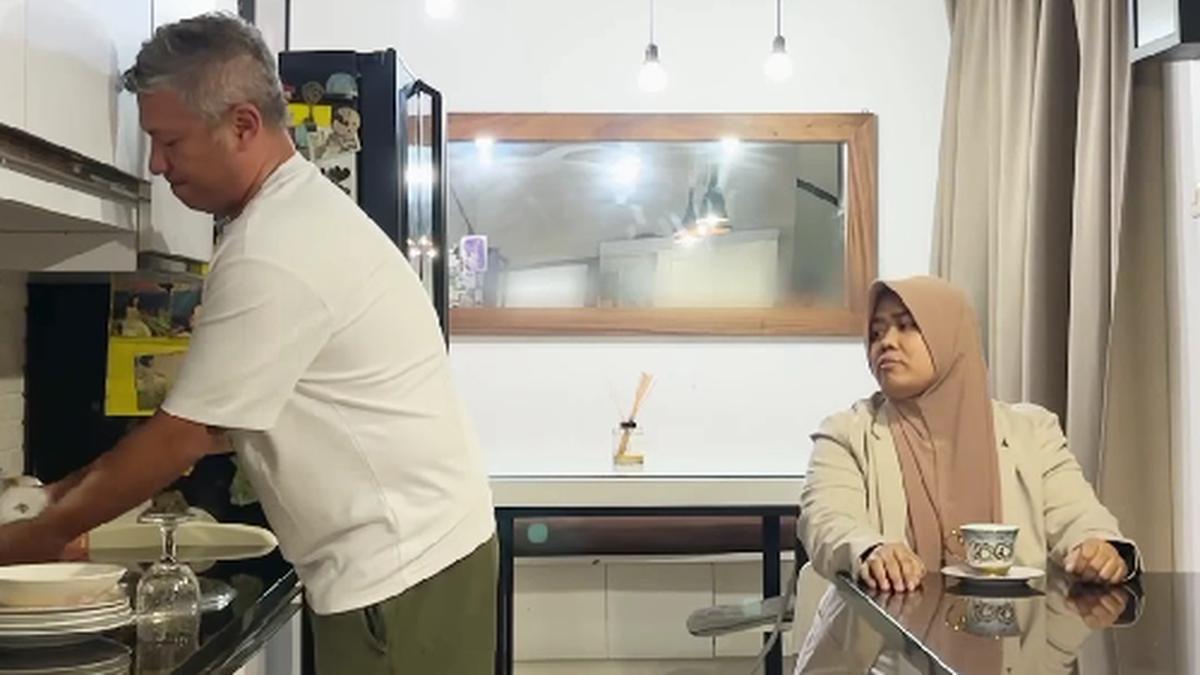 6 Potret Dapur Rumah Gading Marten, Minimalis dengan Sentuhan Homey