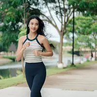Lini busana UNIQLO Sport Utility Wear untuk kegiatan olahraga yang nyaman dan tetap stylish. (Foto/Dok: UNIQLO Indonesia)