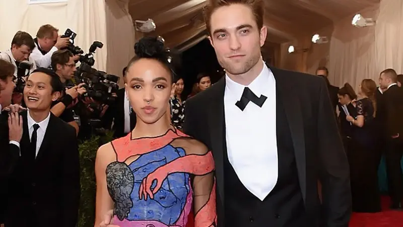 FKA Twigs dan Robert Pattinson 