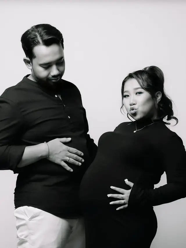 Maternity Shoot Kiky Saputri