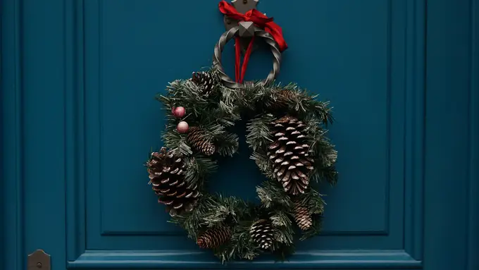 Desember Pertama Tanpamu, Natalku Berwarna Abu-abu