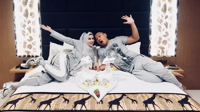 [Bintang] Angel Lelga dan Vicky Prasetyo