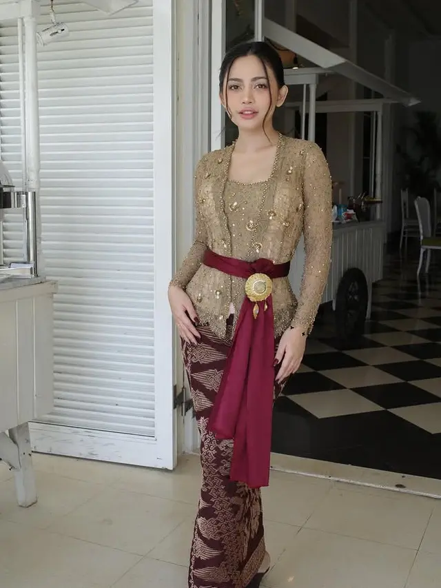 Rachel Vennya Dibalut Kebaya saat Berada di Bali.  [@rachelvennya]