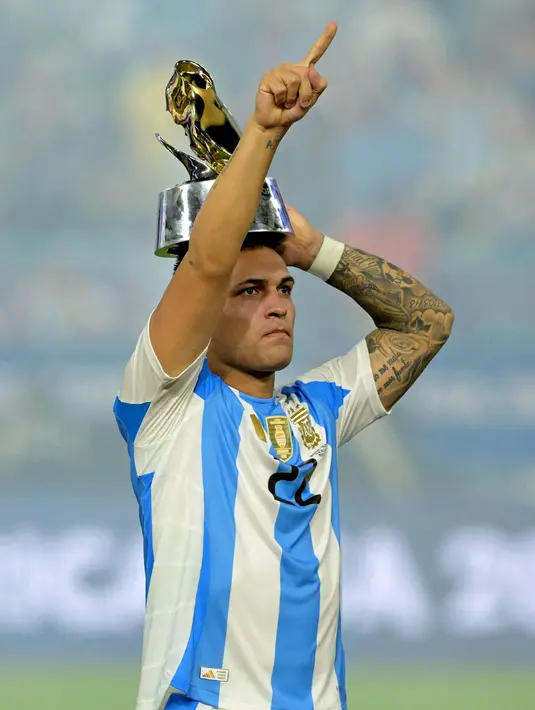 Dari enam laga di Copa America 2024, Lautaro Martinez lebih banyak memulai laga dari bangku cadangan. (JUAN MABROMATA/AFP)
