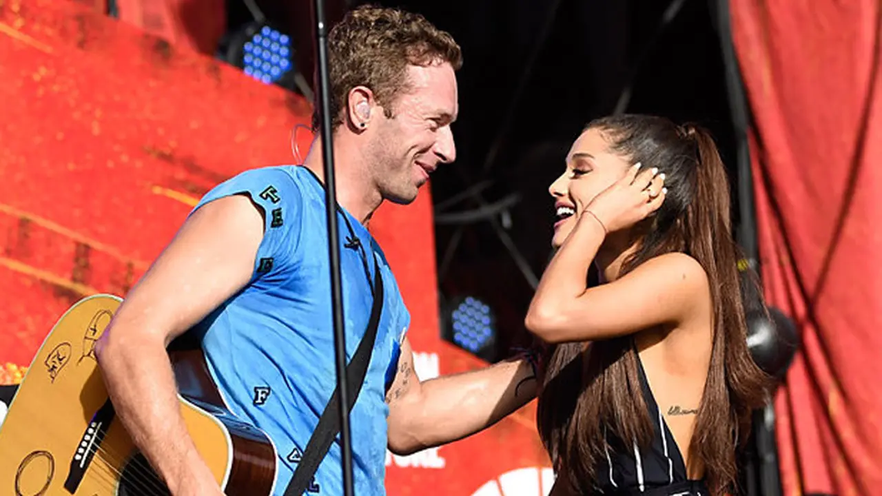 Ariana Grande dan Chris Martin 