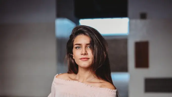 Penting Banget, Leher dan Dada Juga Perlu Perawatan Anti-Aging